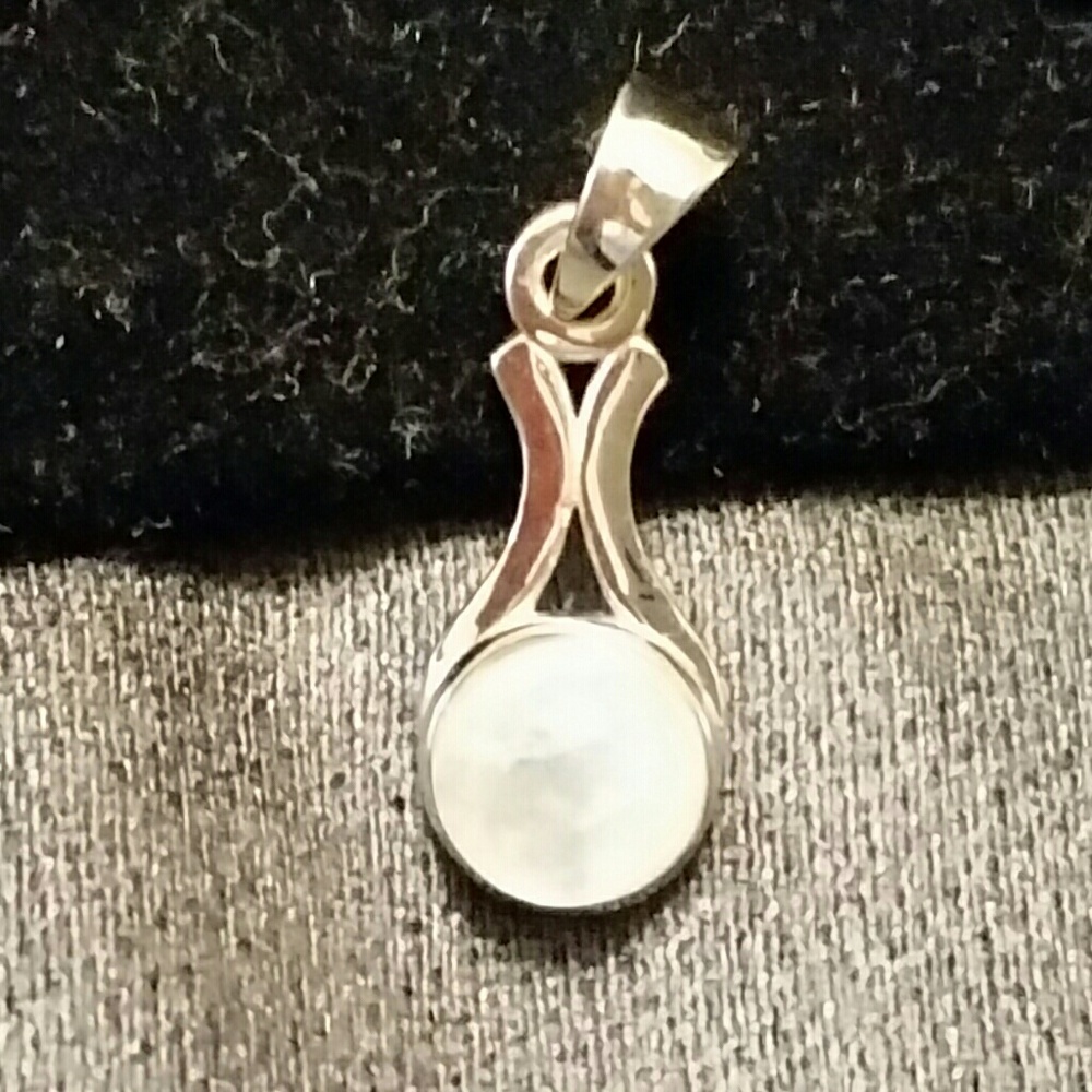 Silver .925 Moonstone Pendant